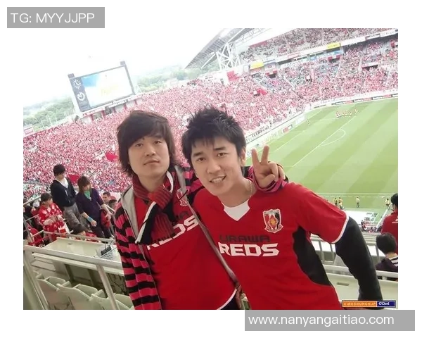 小春与足球明星的甜蜜邂逅在绿茵场上的爱情故事